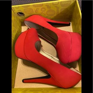 CHARLOTTE RUSSE Lianne Platform Stiletto Pumps